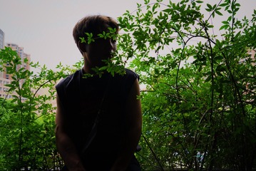 001