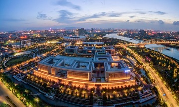 华灯初上