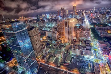 雨后高雄夜