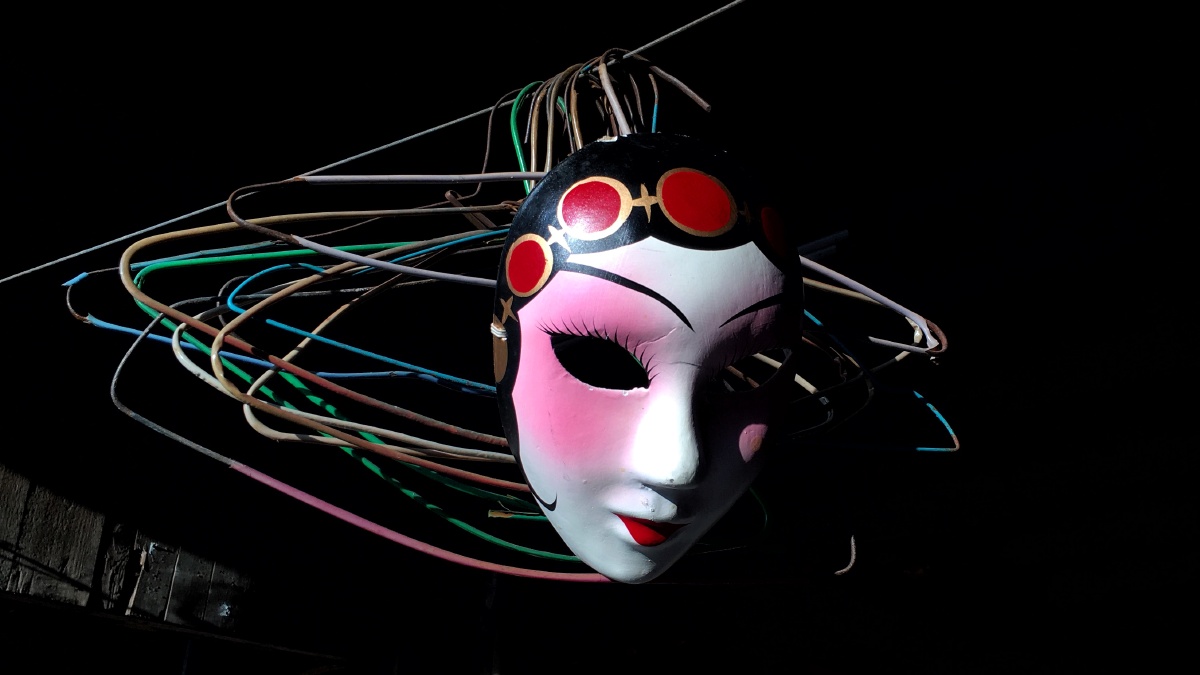 牛年葭沚第五拍：趁阳光正好.带着假面具，在葭沚废墟玩玩拍拍。