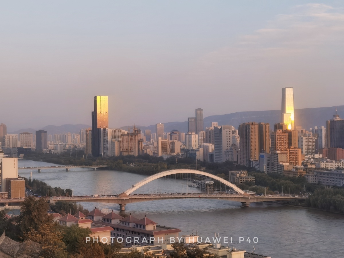 1/112中国手机摄影手机兰州天际线市容市中心#摩天大楼河流城市烟雾