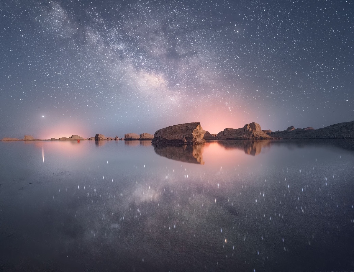 水上雅丹镜中银河