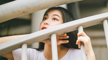 001