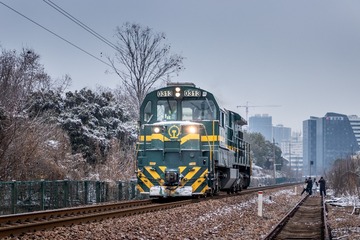 雪后大老美接近西善桥站