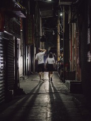走向光芒