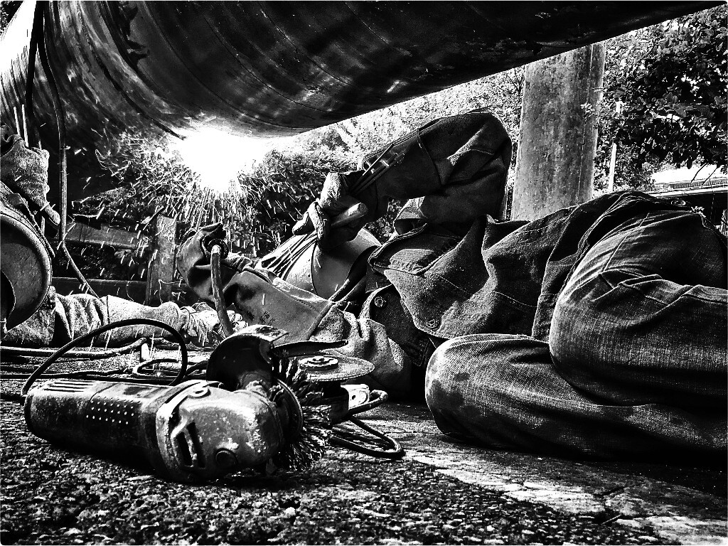 【手機隨拍】•《火花》<br />
身上的烙印来自电光火花的生活！ <br />
……