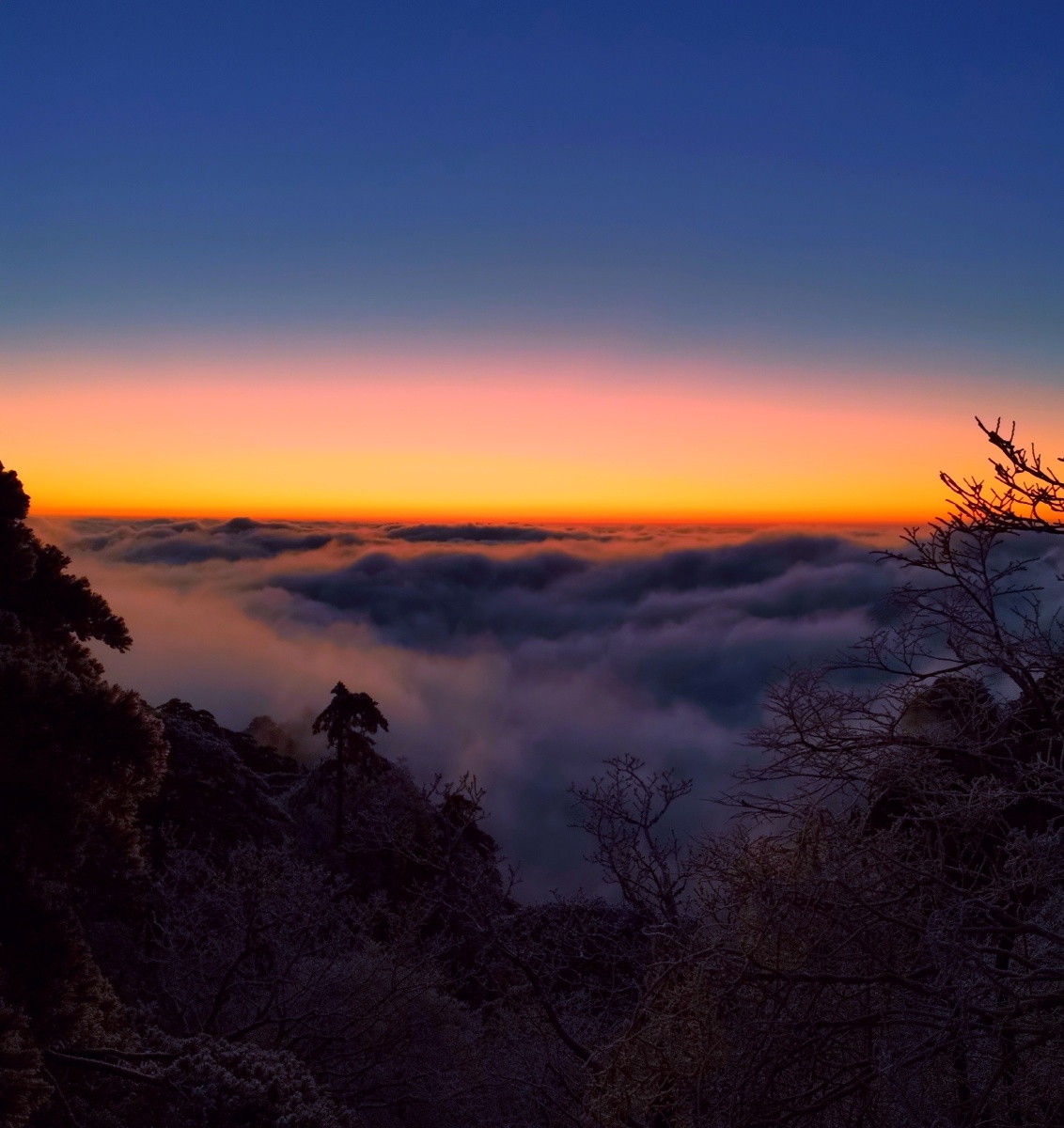 雪后朝霞拍摄于黄山始信峰景点