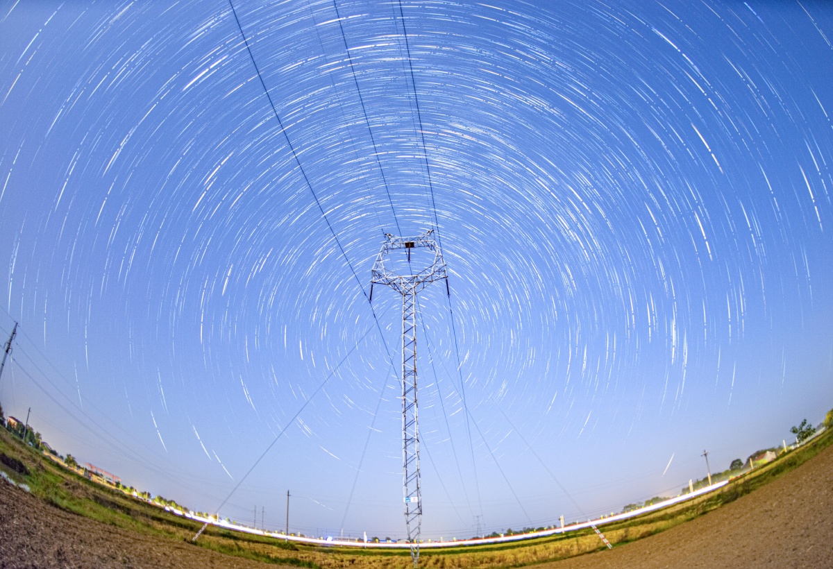 《有线电波》 - 邓贤俊 - 图虫