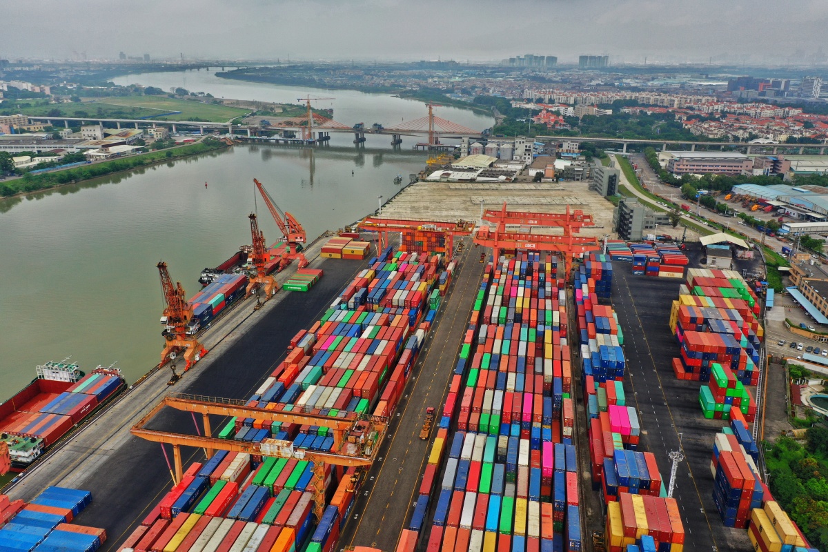 《北滘港码头》顺德水道北滘港,复工复产后码头开始忙起来了,不远处的