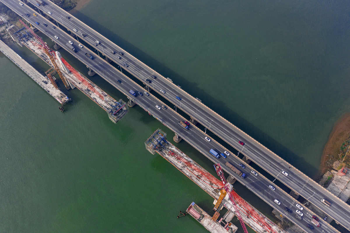 佛山地铁三号线跨线桥,三洪奇铁路桥,图为2020年1月4日正建设中的桥梁