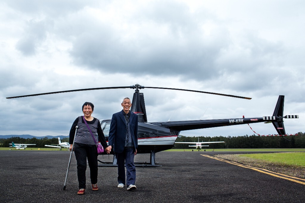 2015年11月14日,新南威尔士州Cessnock Aerodrome。父母第一次乘直升飞机。