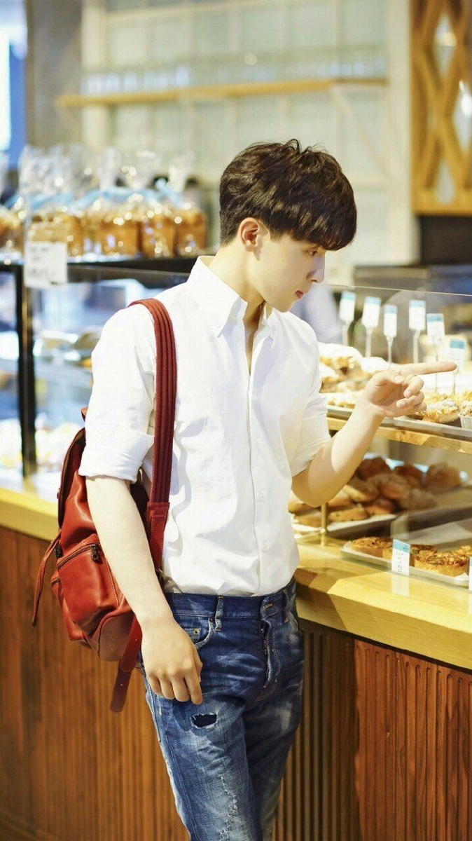 我喜欢一个律师他叫李云恺我喜欢一个花艺师他叫柏海我喜欢一个歌手他