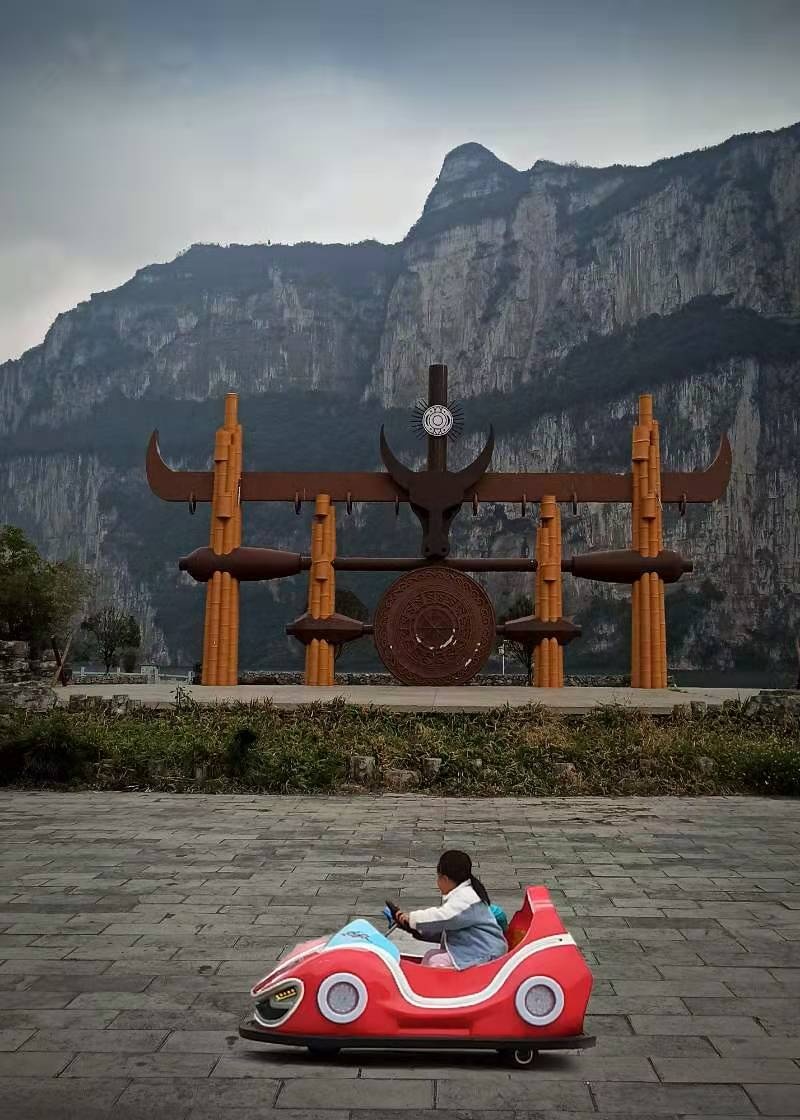 化屋基苗寨的小主人