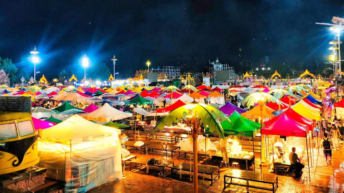 西双版纳湄公河星光夜市