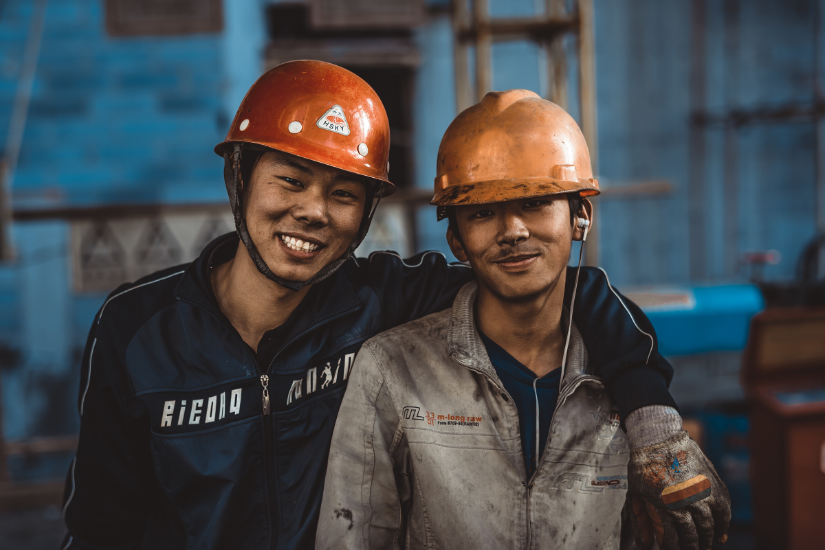 背井离乡来自五湖四海的农民工兄弟