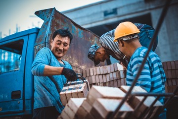 农民工兄弟灿烂的笑脸8