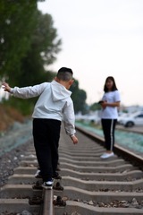 252689