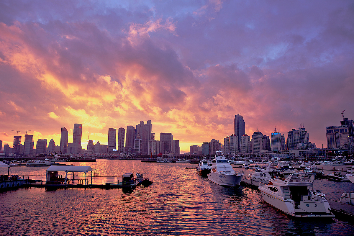 夕阳下的青岛奥帆中心
