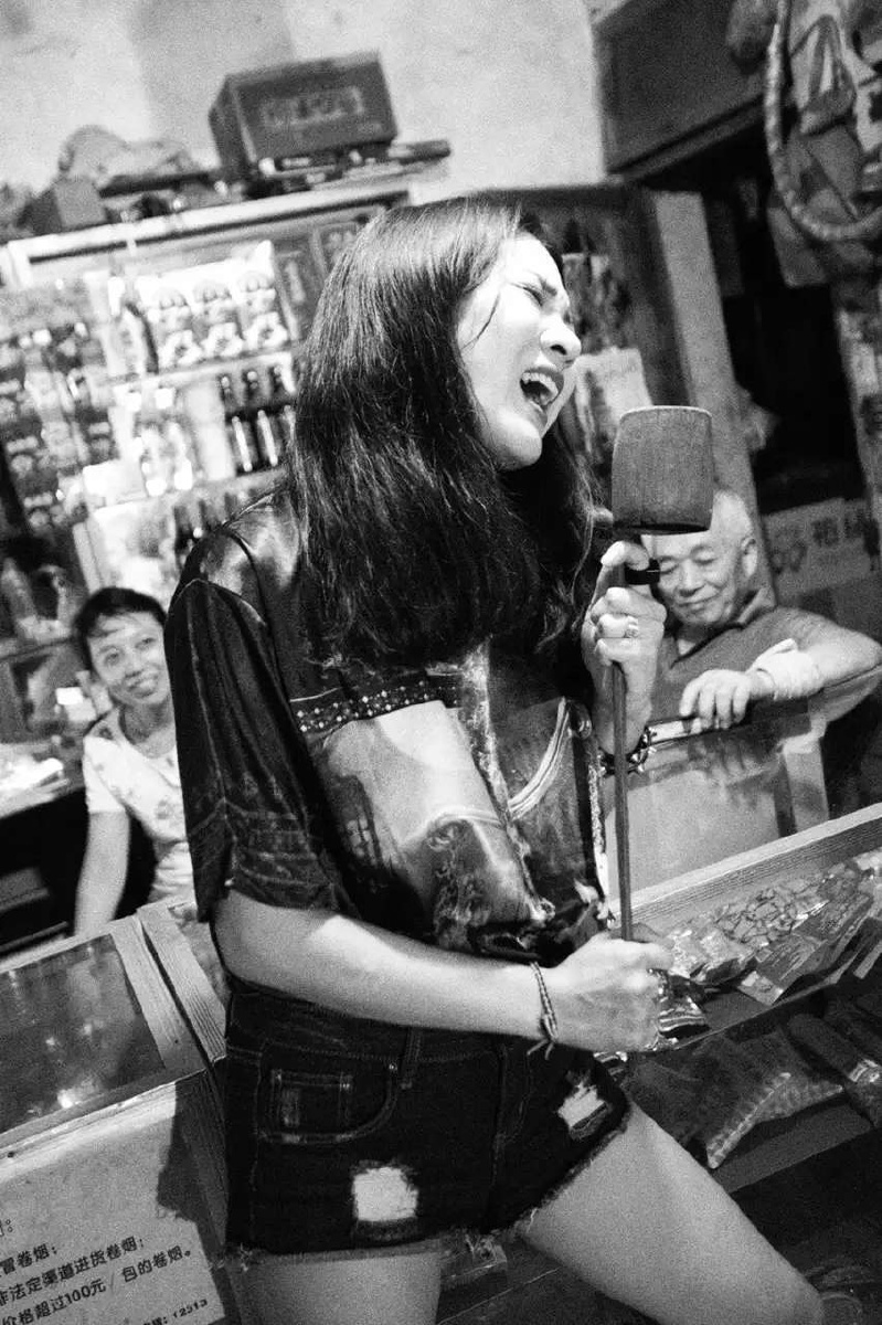 摇滚歌手–英子