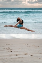 seashore dancer at santa monica