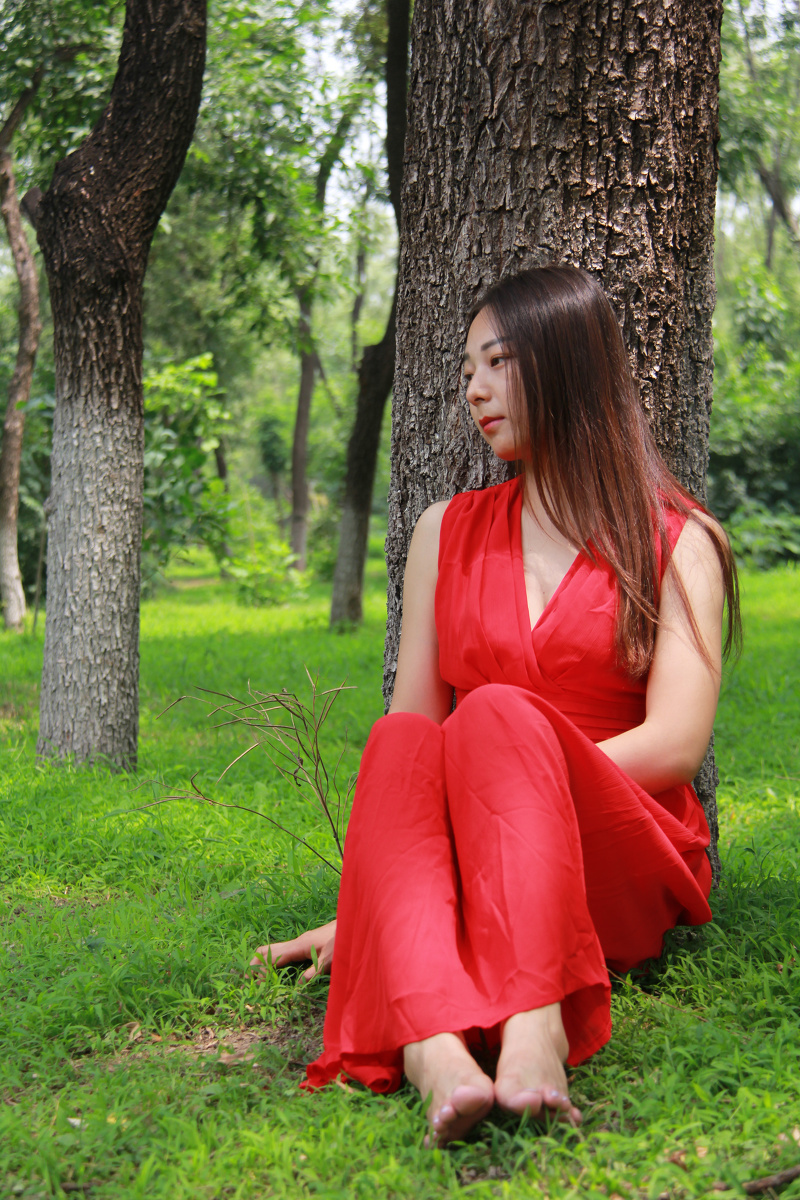 做一枚安静的美女子