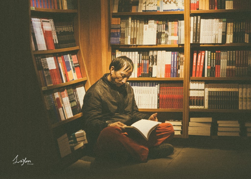 翻开书的那一刻，这个世界，便开始属于你。<br />
旧图新修