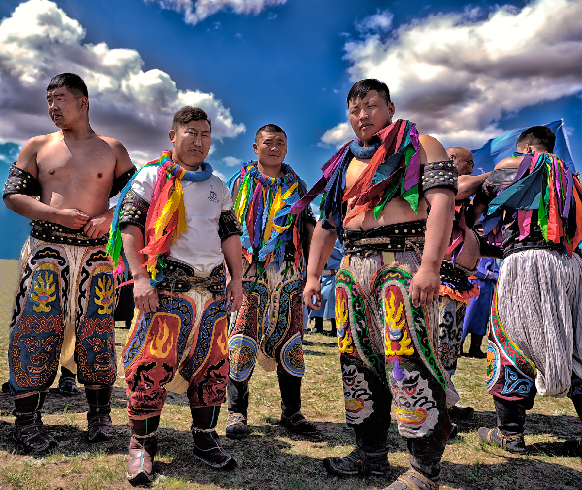 蒙古族搏克手群像
