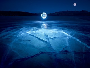 冰湖光绘
