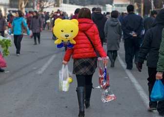 2014年2月，潍坊新华乙巷，一位妈妈