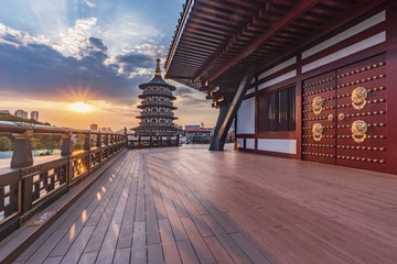 乍破天光