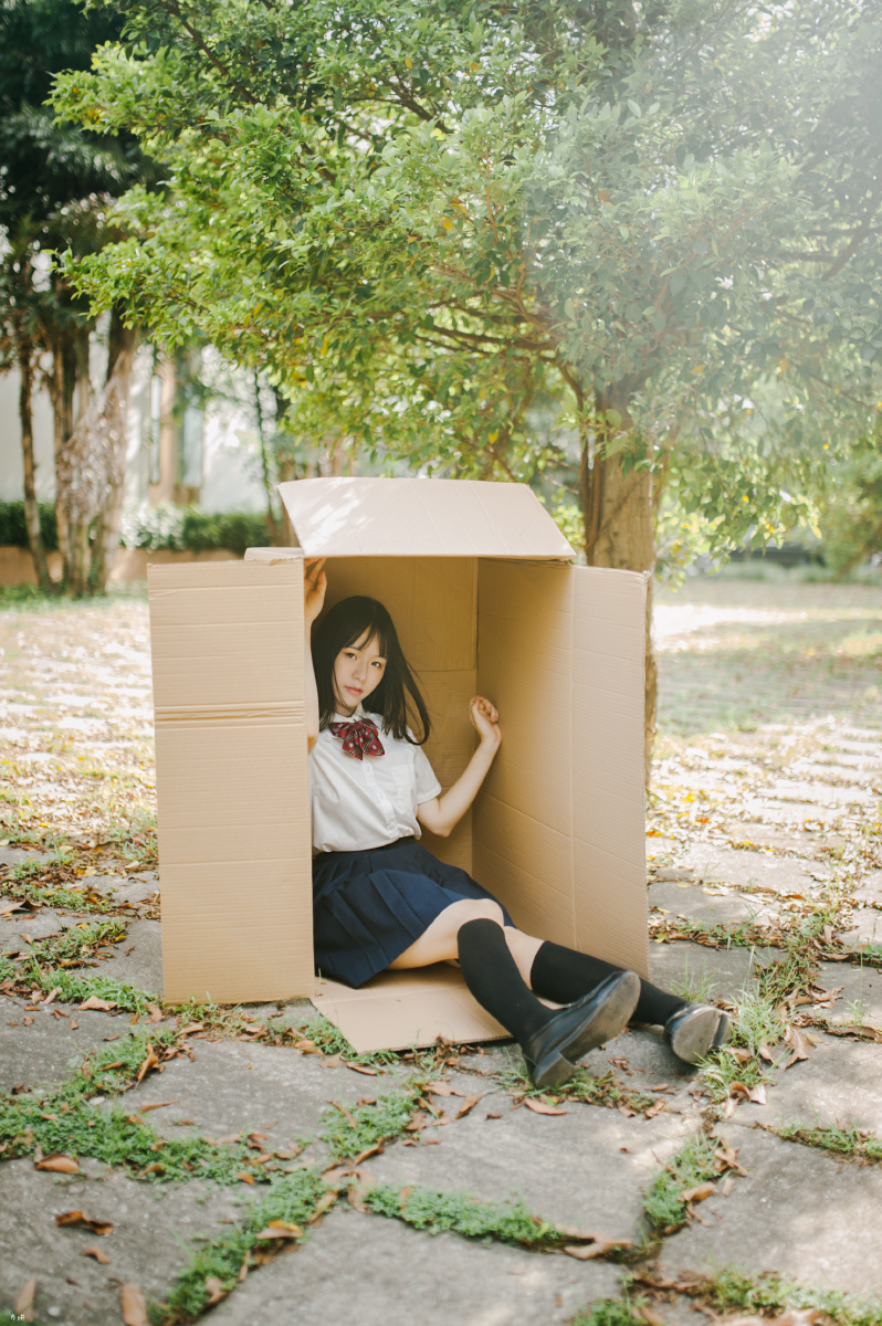 纸箱少女