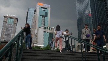 1305681