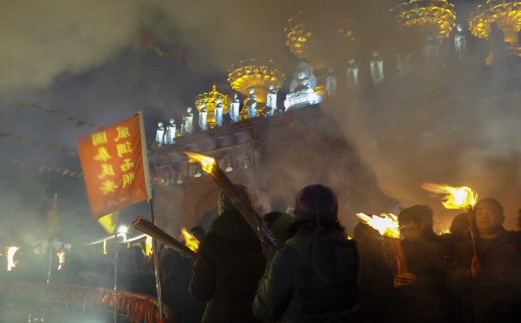 2016/2/7上海 朱泾镇东林寺祈福。