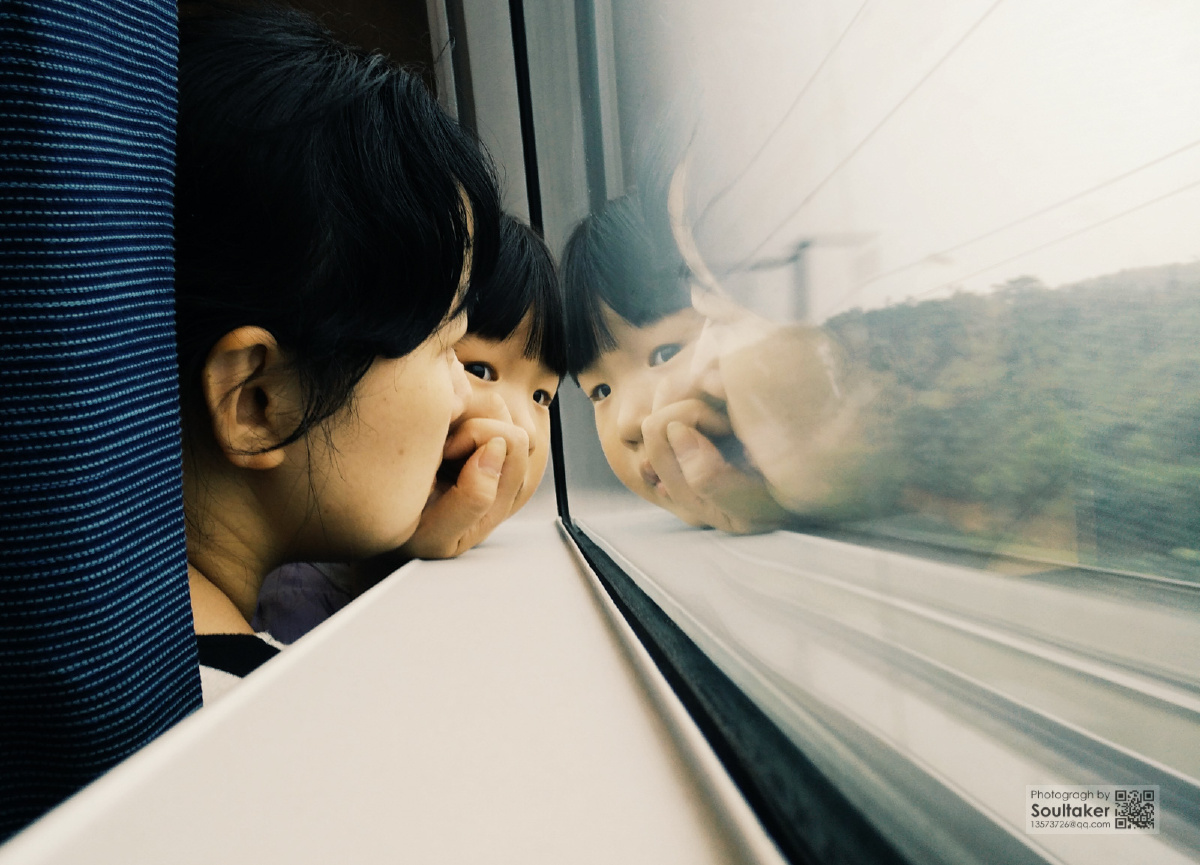 中国传统三大节日时,人们都会赶回家一聚,归宿感是铭刻在每一个中国人