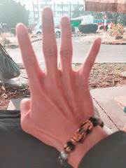 744382