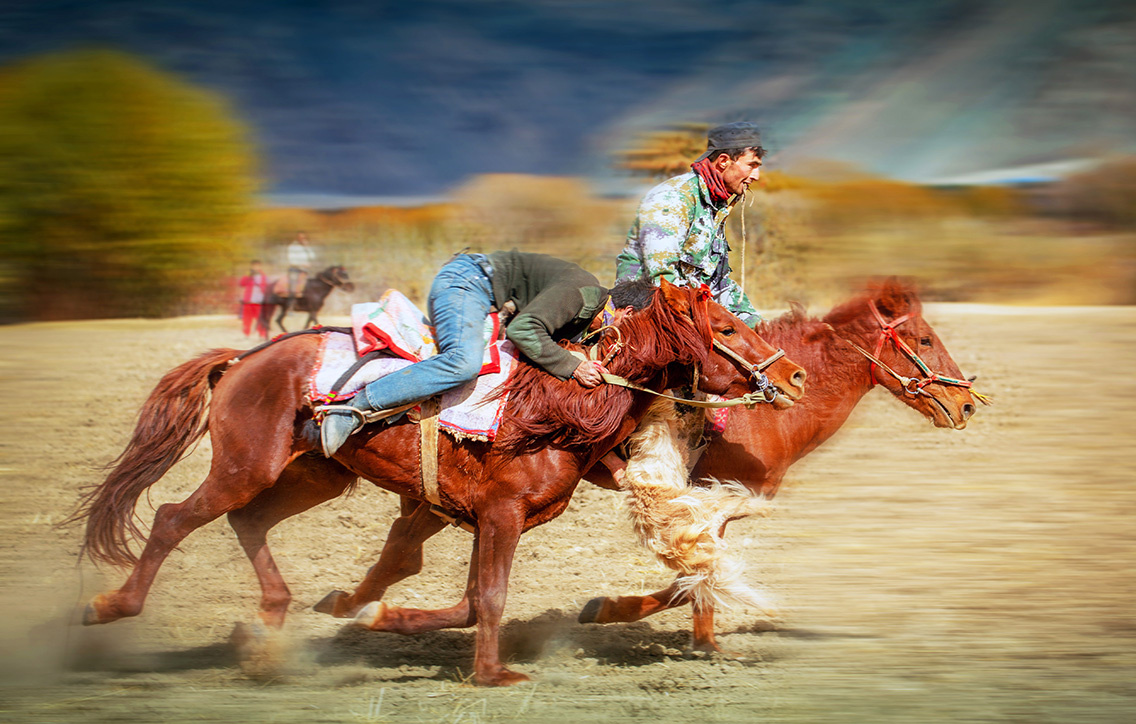 塔吉克族叼羊比赛