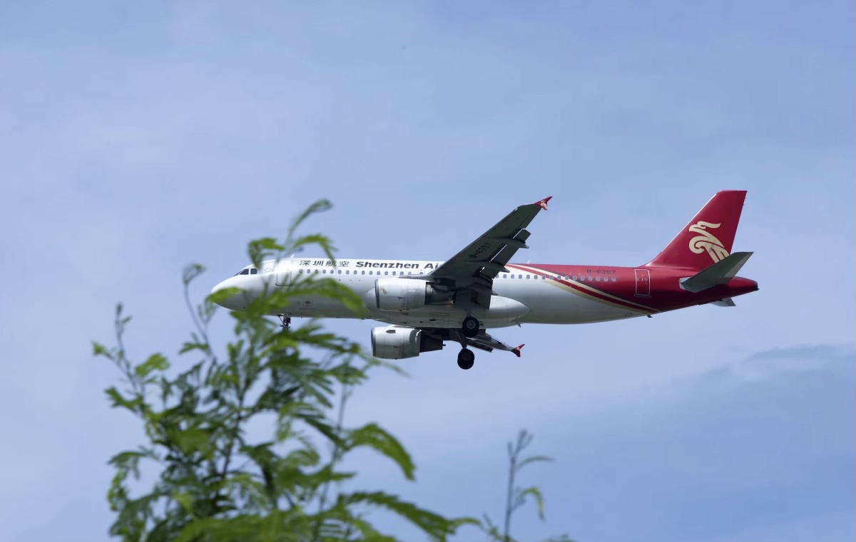 深圳宝安国际机场#航班落地 - andy0214 - 图虫