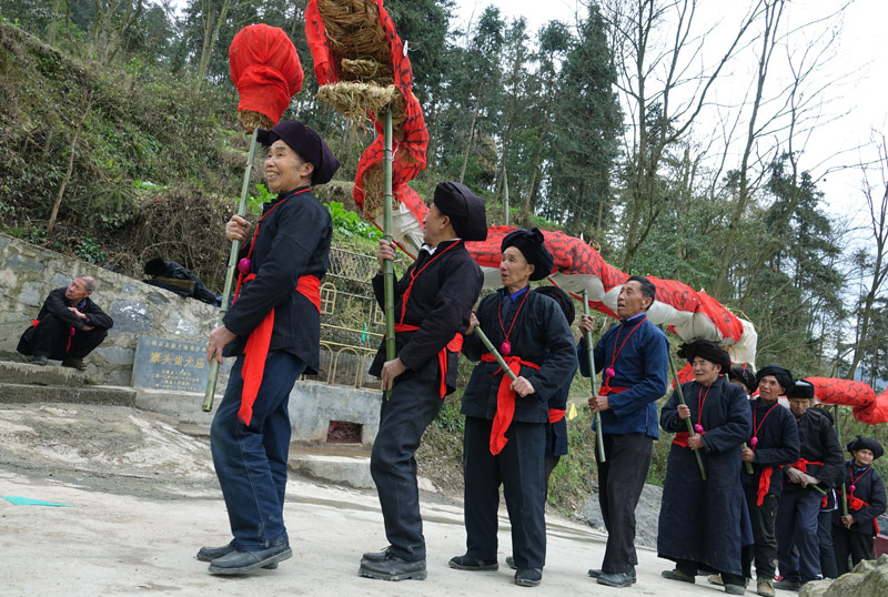 贵州三穗:数千苗族同胞欢度祭桥节