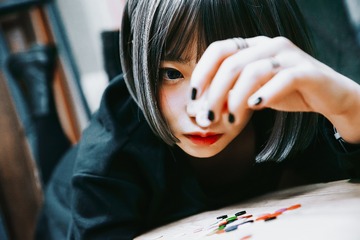 23