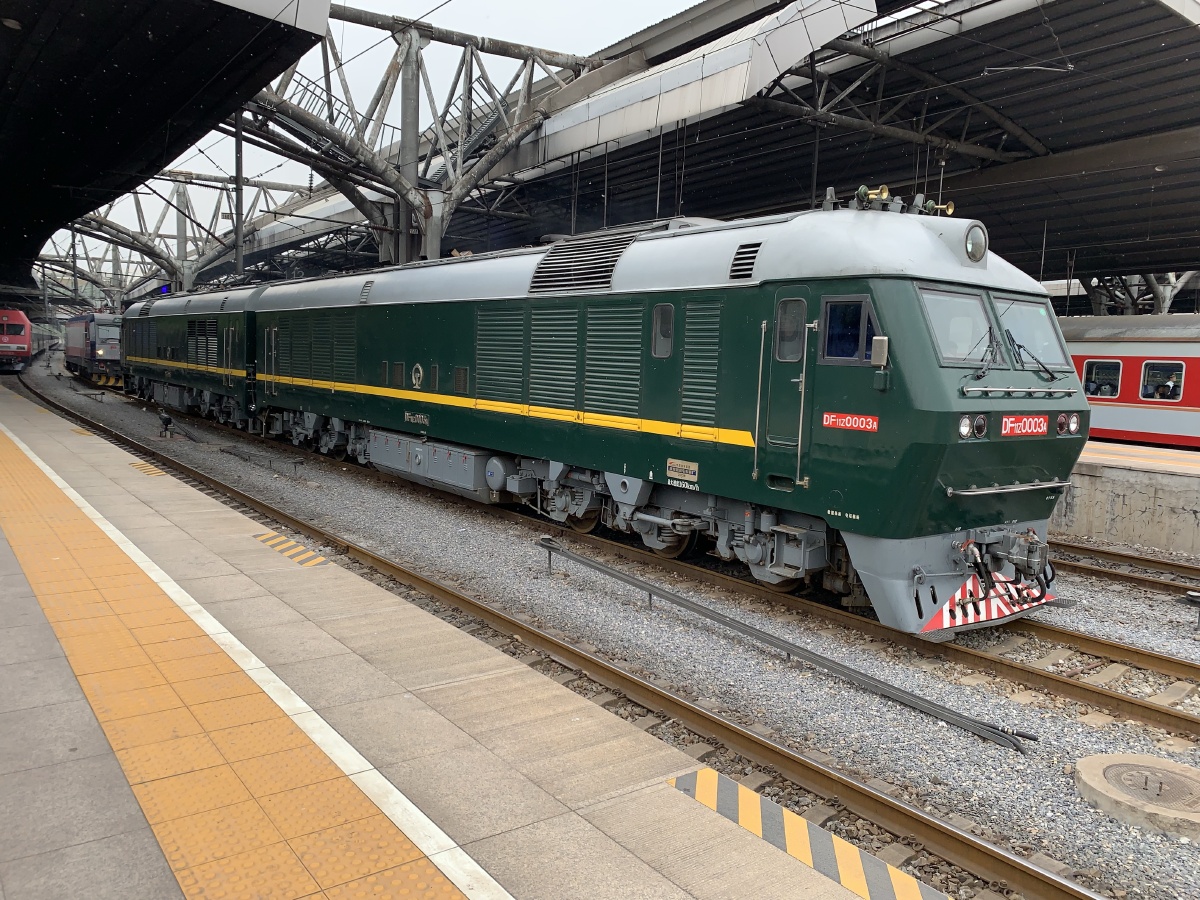 我是一个不资深的火车头爱好者8k是我的童年记忆