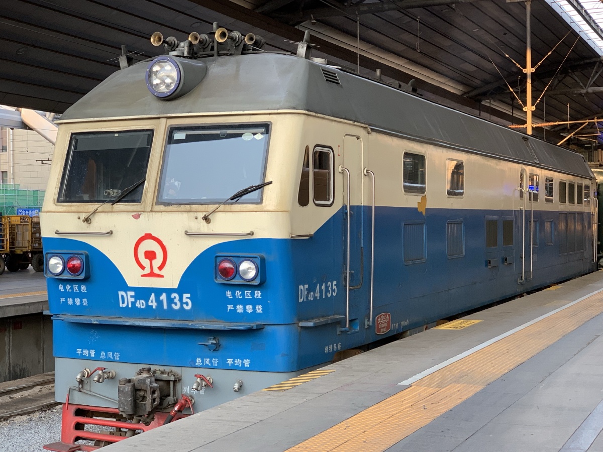 我是一个不资深的火车头爱好者8k是我的童年记忆