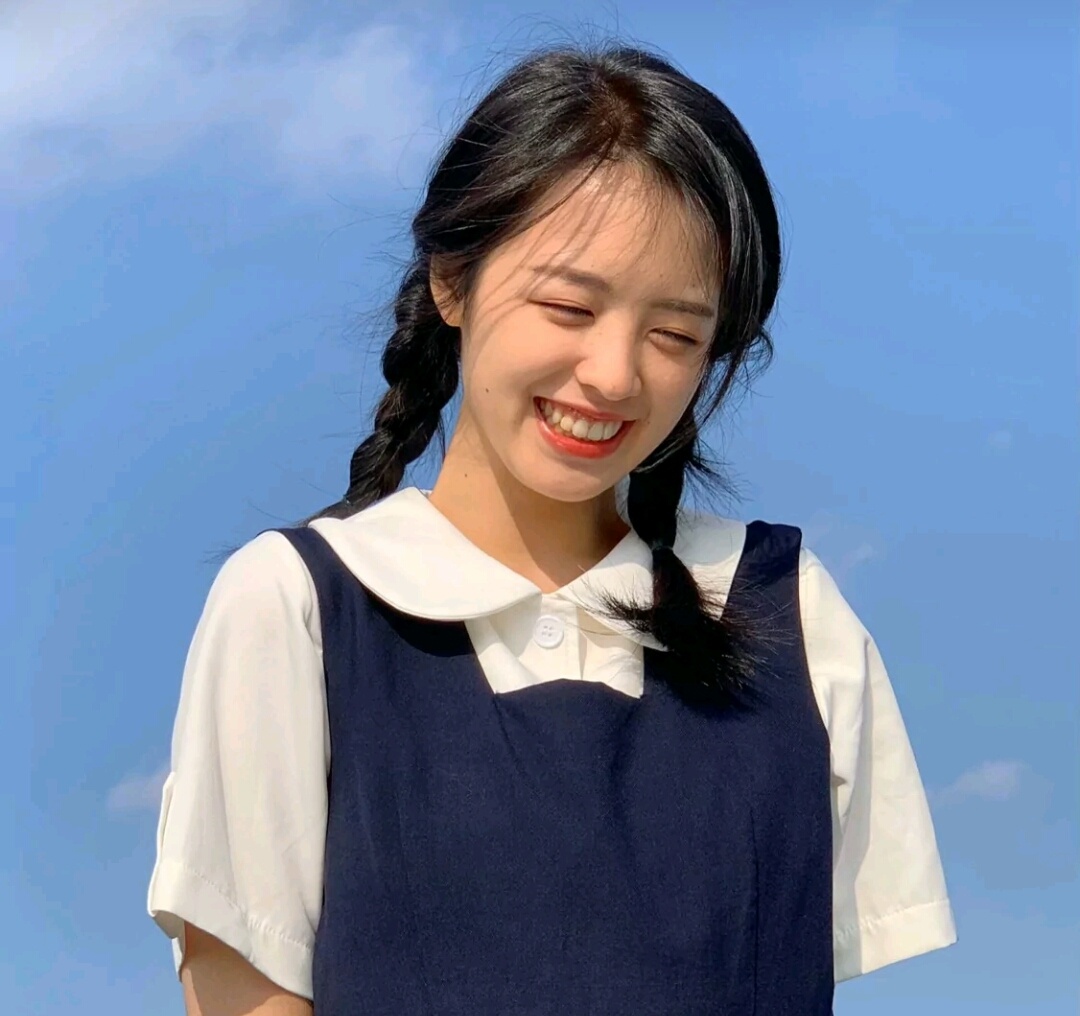 很好看的一位小姐姐当头像超好看