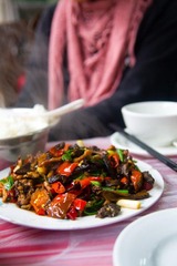 牛肝菌炒肉