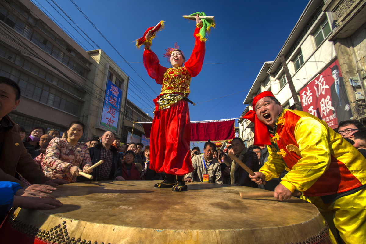浚县正月古庙会有华北第一古庙会之称,列入河南省非物质文化遗产名录.