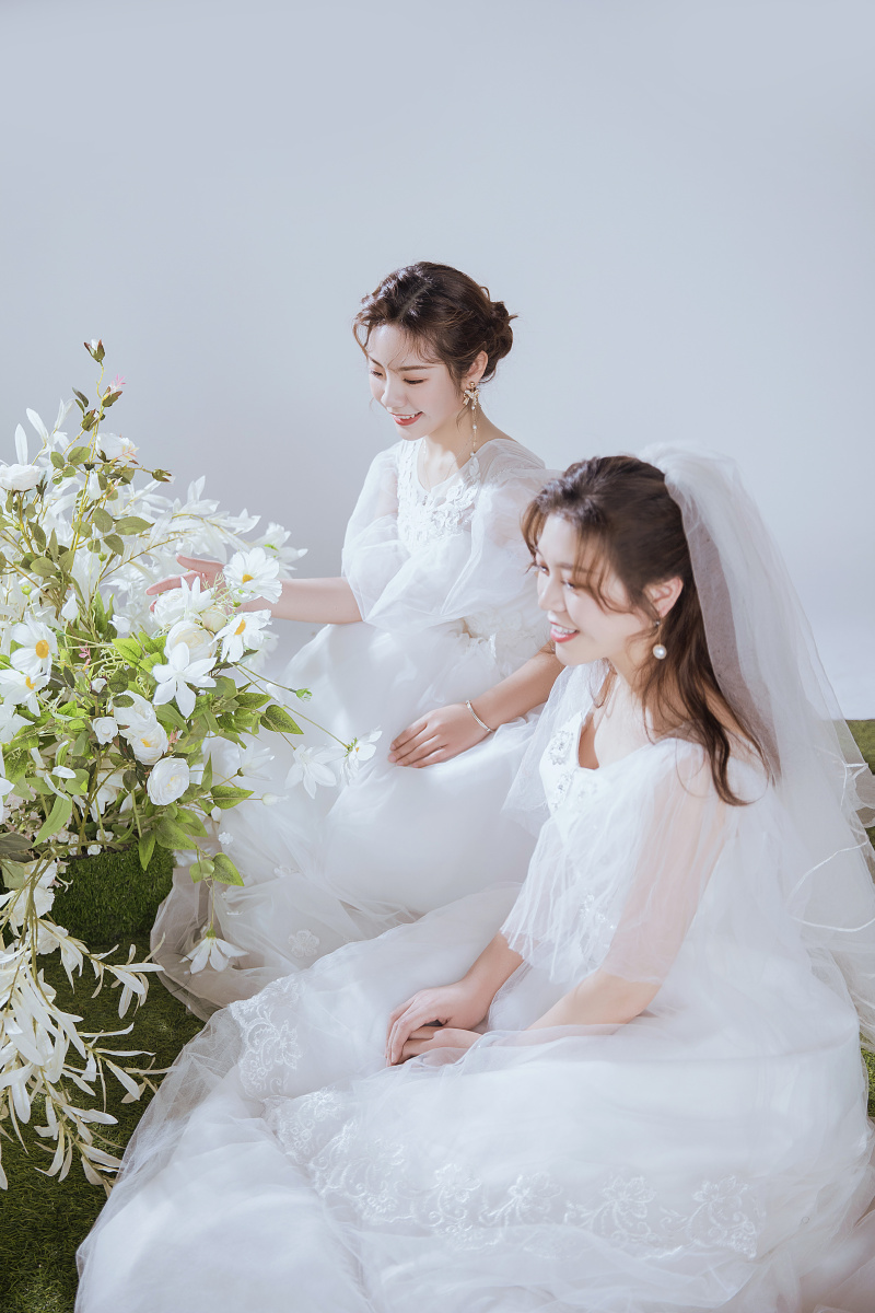 闺蜜写真结婚前一定要和最好的姐妹一起穿婚纱拍个闺蜜照一起可可爱爱