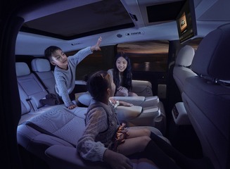 理想MEGA产品与家庭人物（6）