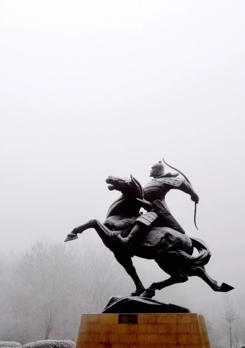 邯郸市的胡服骑射塑像战国时期赵国赵武灵王的军事变革