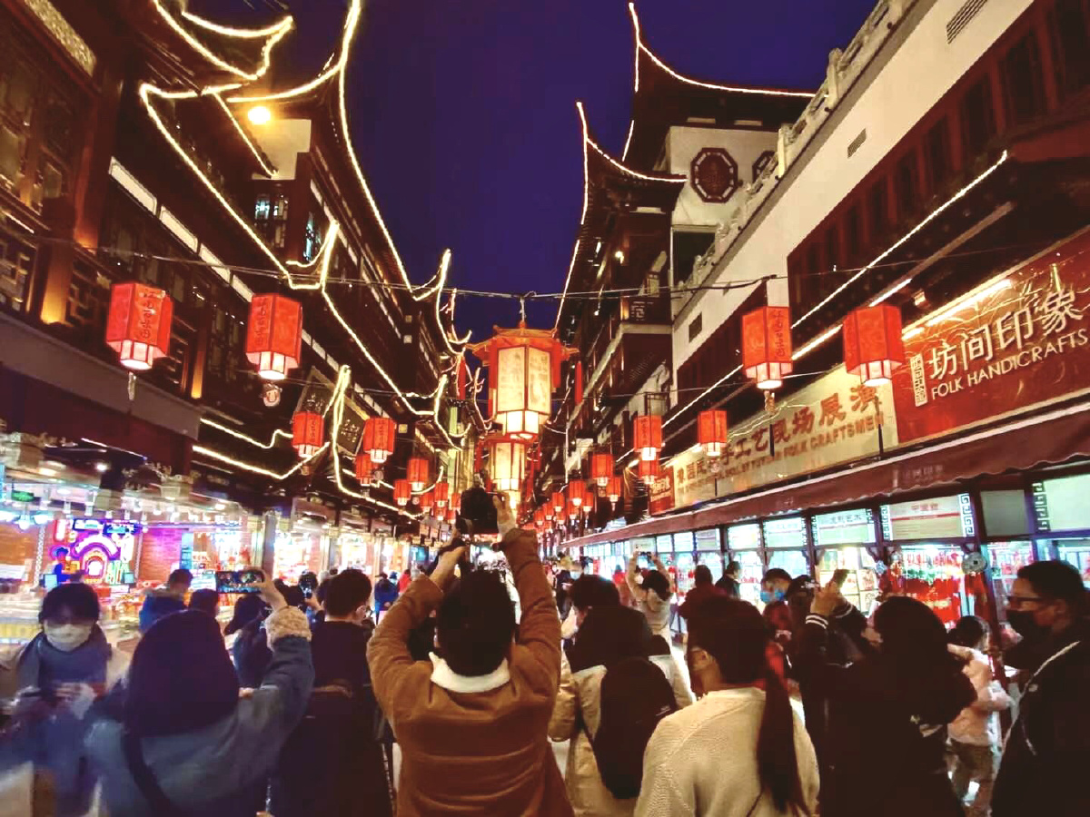 年味豫园观灯2021年上海豫园城隍庙的牛年灯会活动年味浓郁灯火如织游