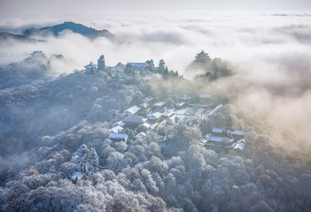 04+《崆峒山春景》+左雪兰