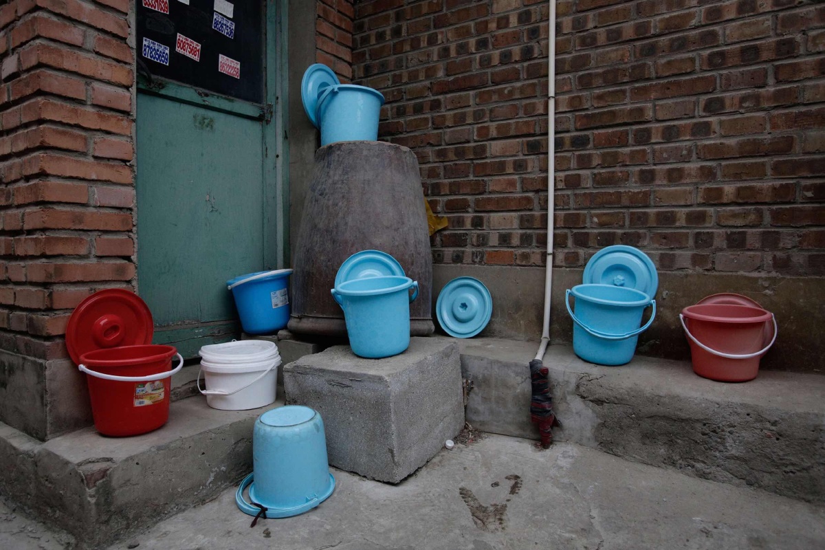 北京民工村落的尿桶